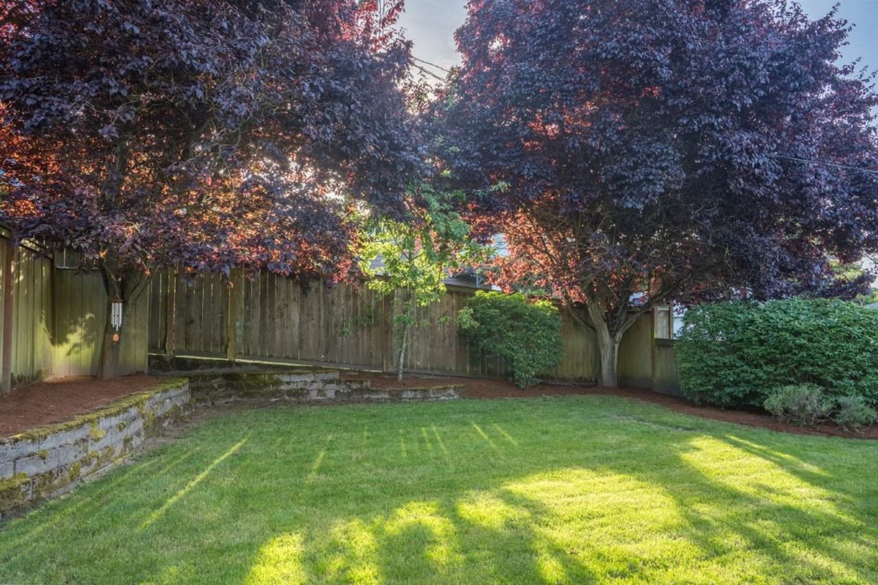 4621 34th Ave W - Photo 4 of 44