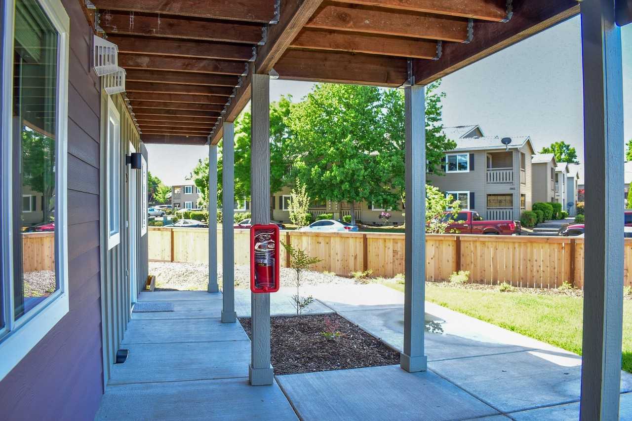 1985 Skypark Dr - Photo 2 of 13