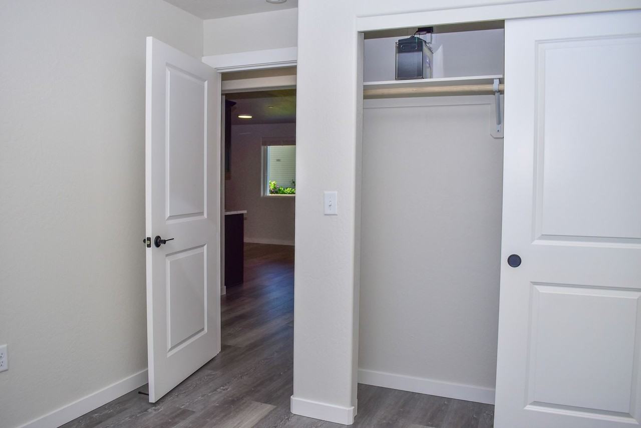 1985 Skypark Dr - Photo 6 of 13