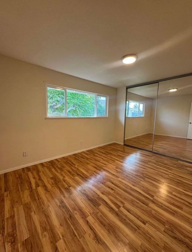 455 Plum St - Photo 3 of 17