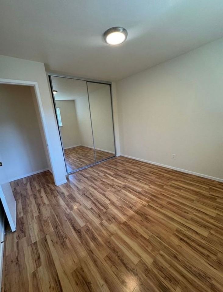 455 Plum St - Photo 7 of 17