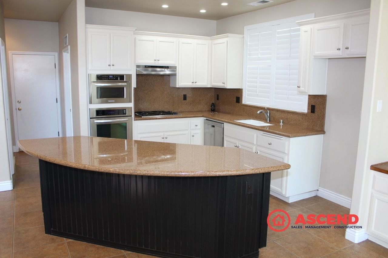 309 Barkine Ct - Photo 4 of 12