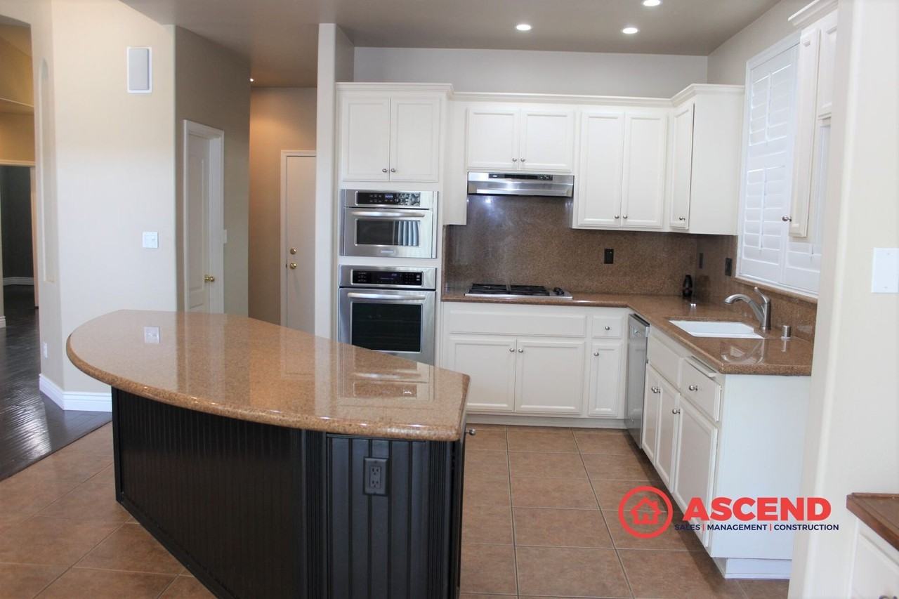 309 Barkine Ct - Photo 5 of 12