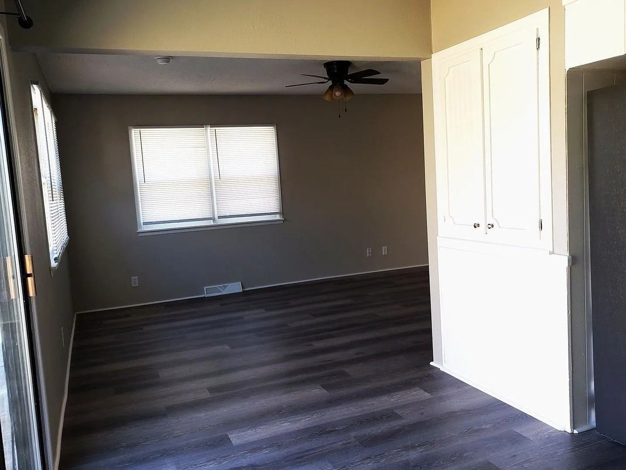 3118 S Chase Ave - Photo 2 of 12