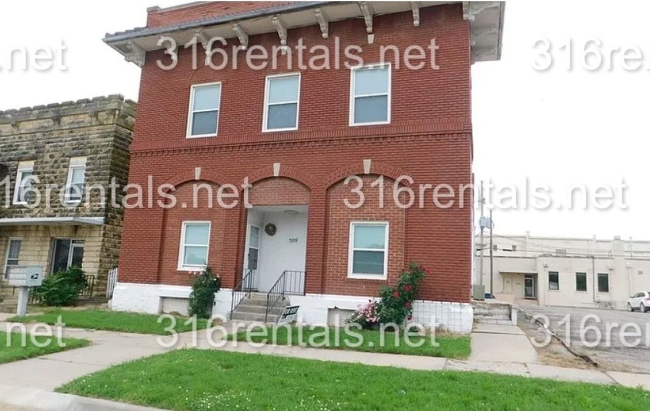 School Apartments - Photo 2 of 3