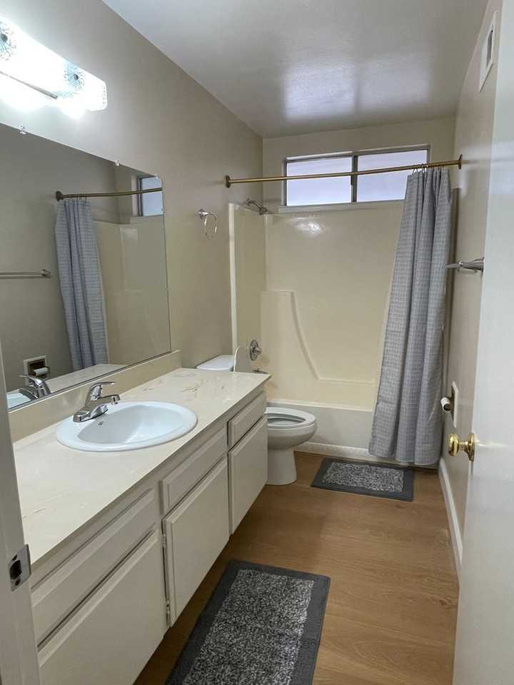 8421 Westwood Dr - Photo 7 of 17