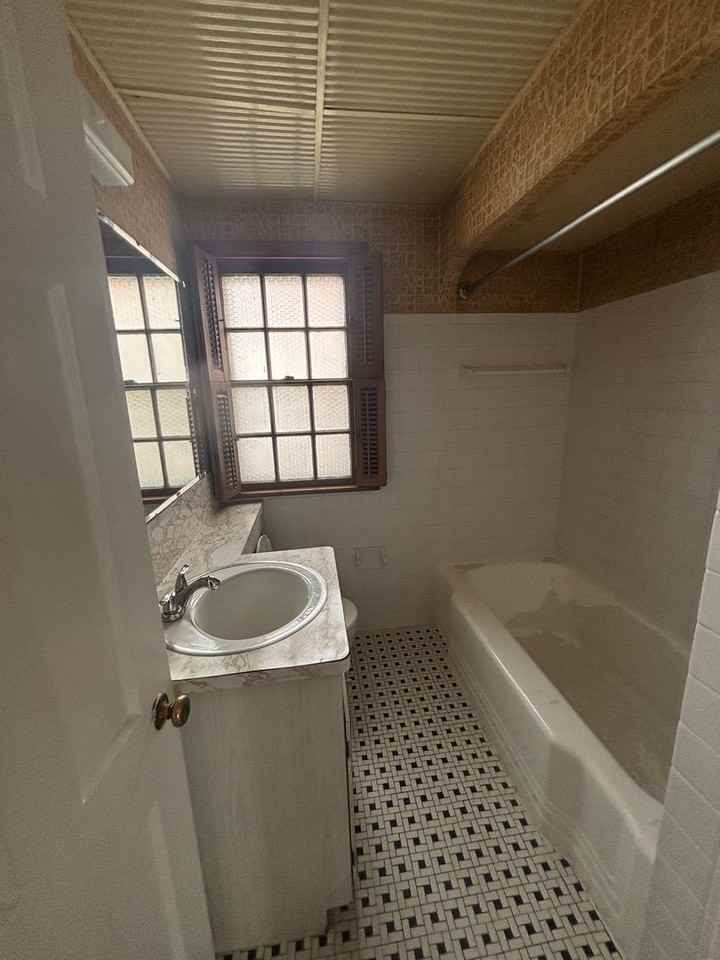 4544 Turney Rd - Photo 6 of 10