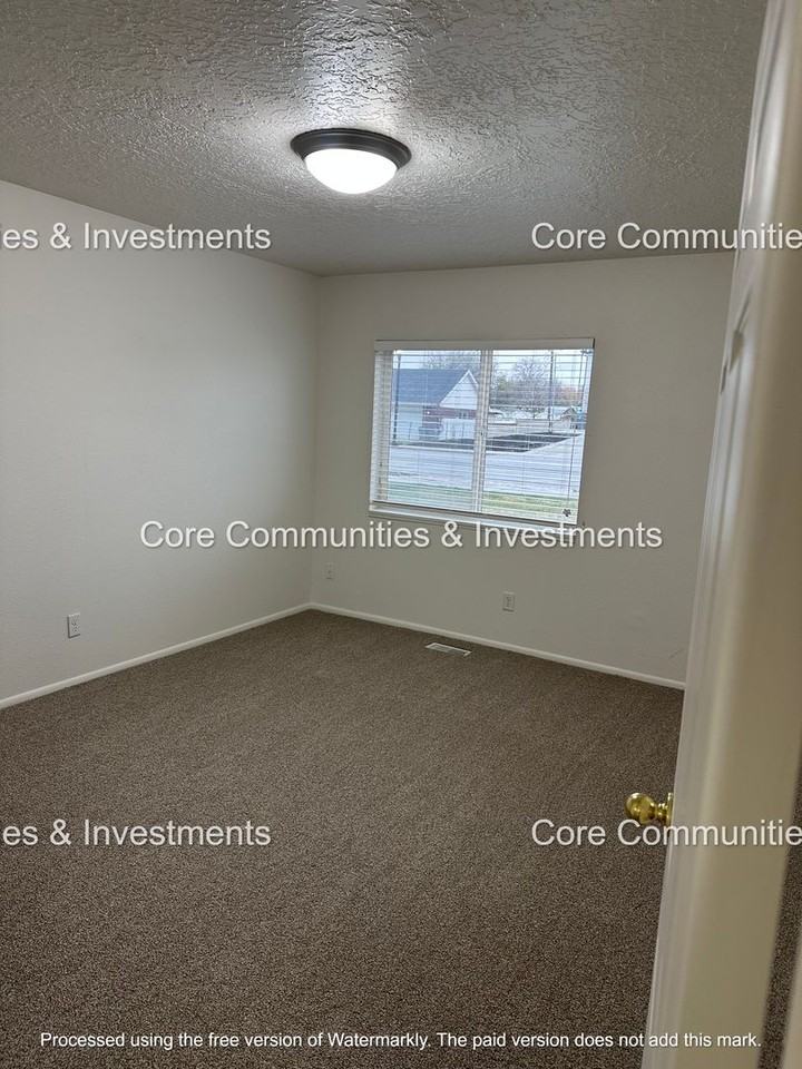 South Jordan Six - Photo 4 of 24