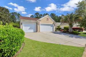 featured image of 10 Candlelight Ln