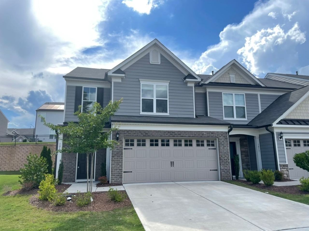 1015 Saffron Loop - Photo 3 of 19