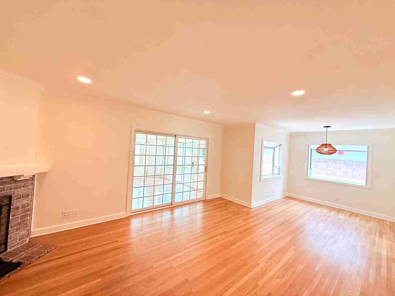 16457 Gledhill St - Photo 5 of 39