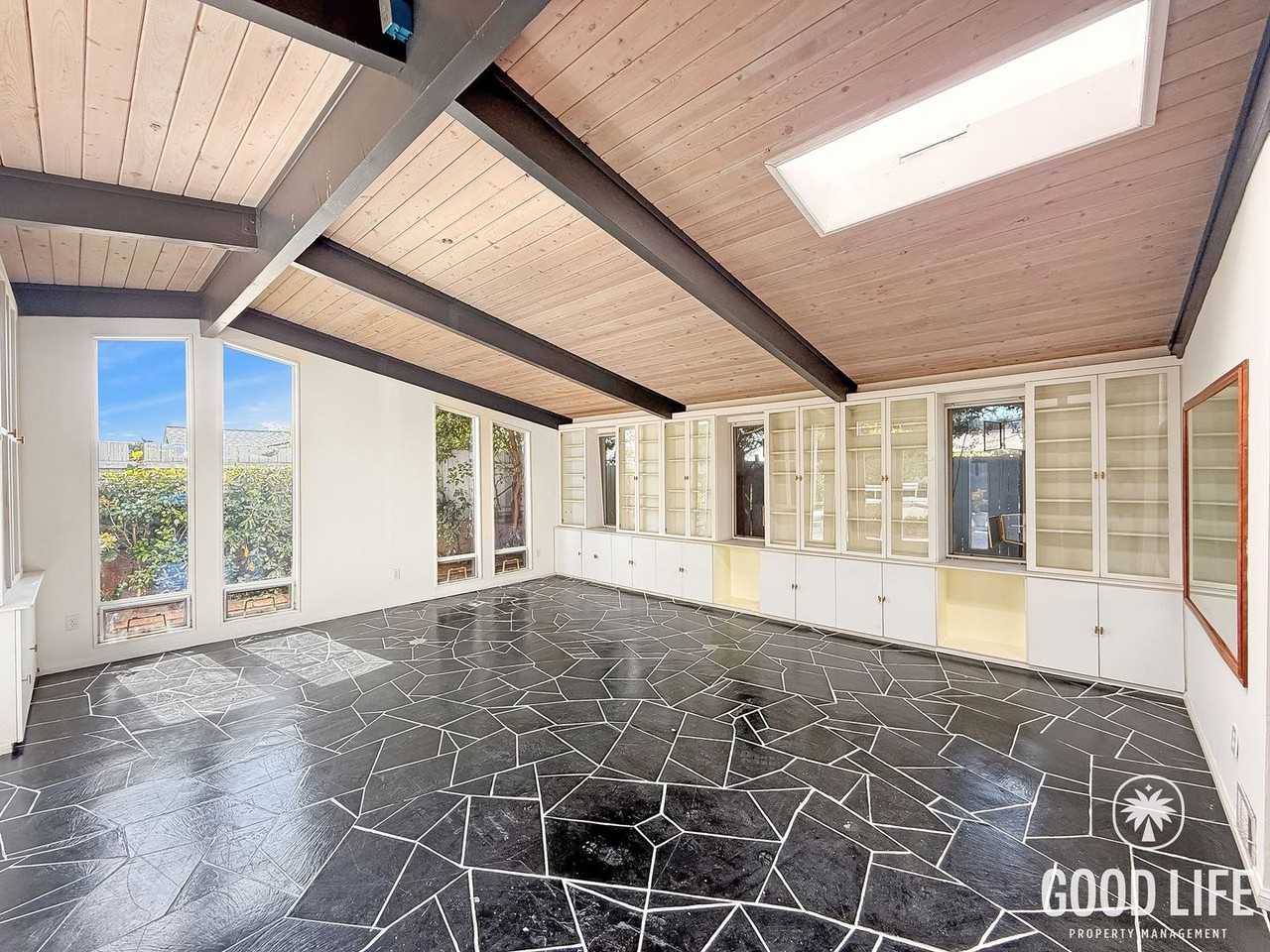 5757 Lord Cecil St - Photo 7 of 31