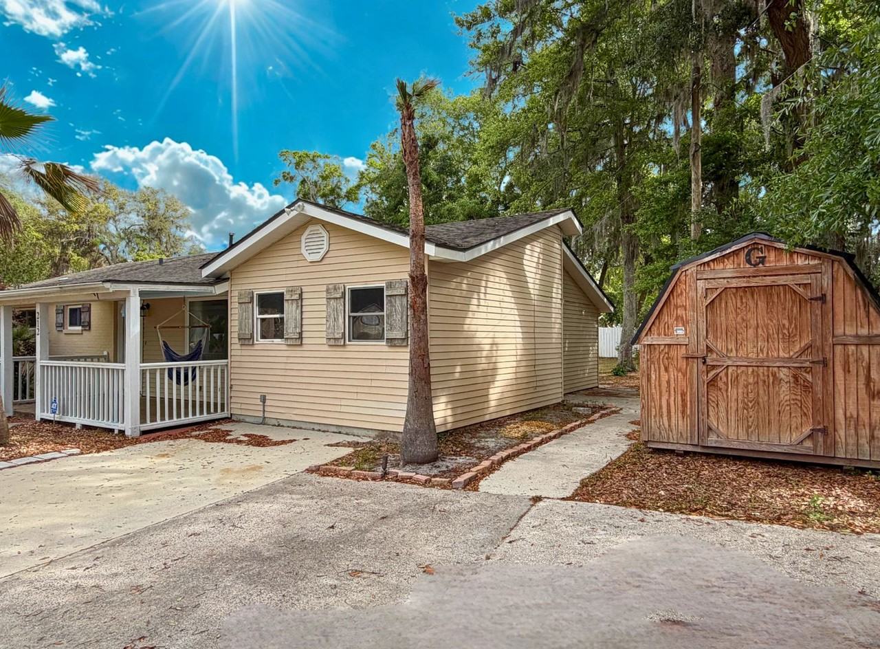 212 Gunter St - Photo 2 of 16