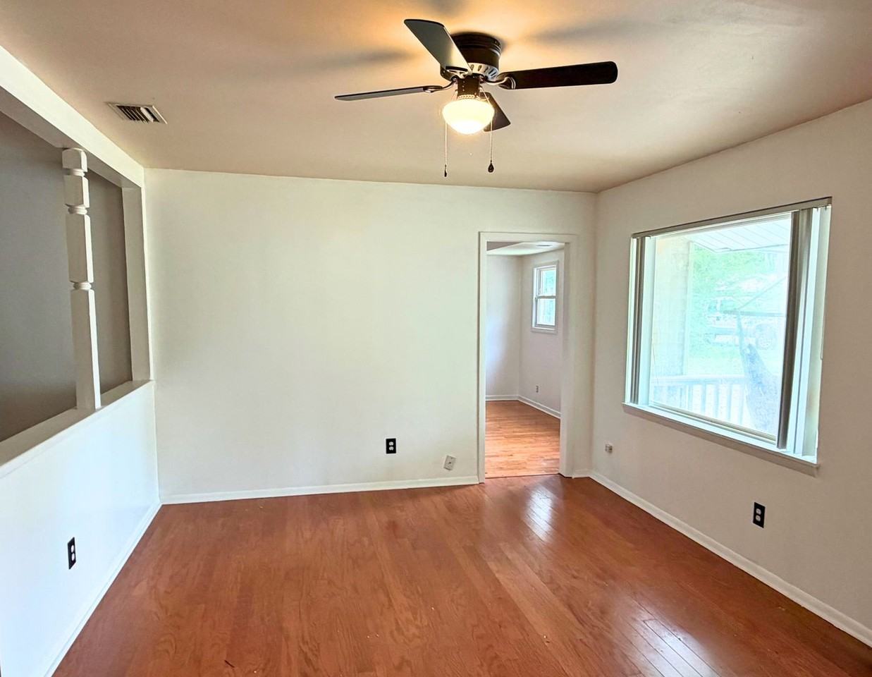 212 Gunter St - Photo 3 of 16