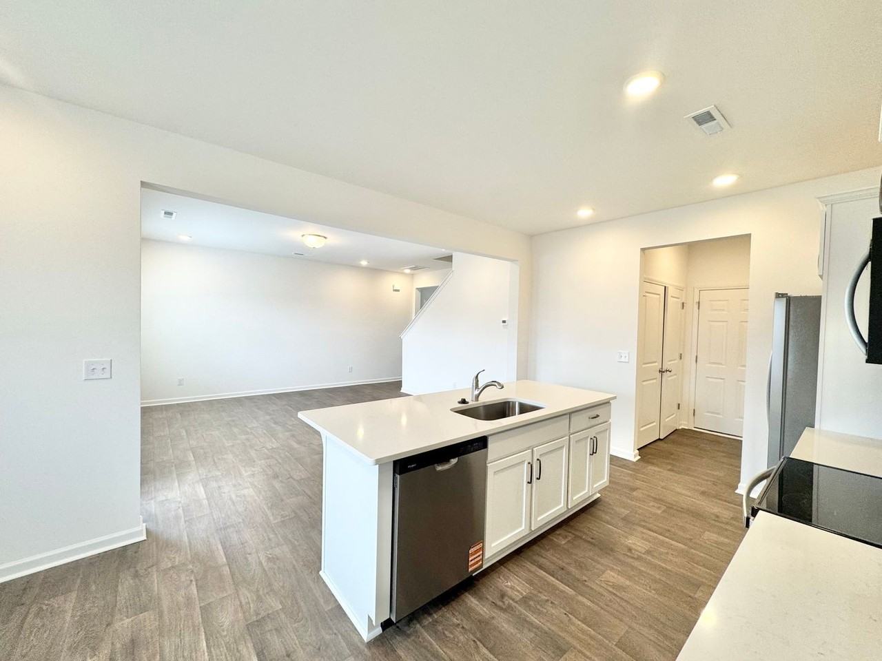 1360 Stork Dr - Photo 2 of 16