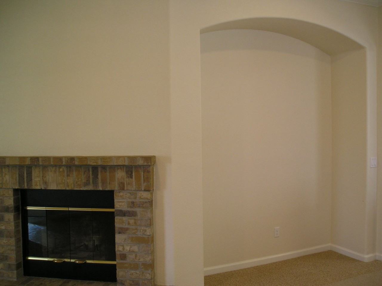 320 Bettencourt Dr - Photo 5 of 8