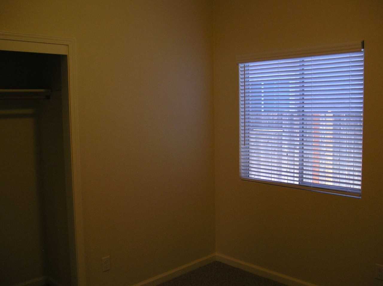 320 Bettencourt Dr - Photo 7 of 8