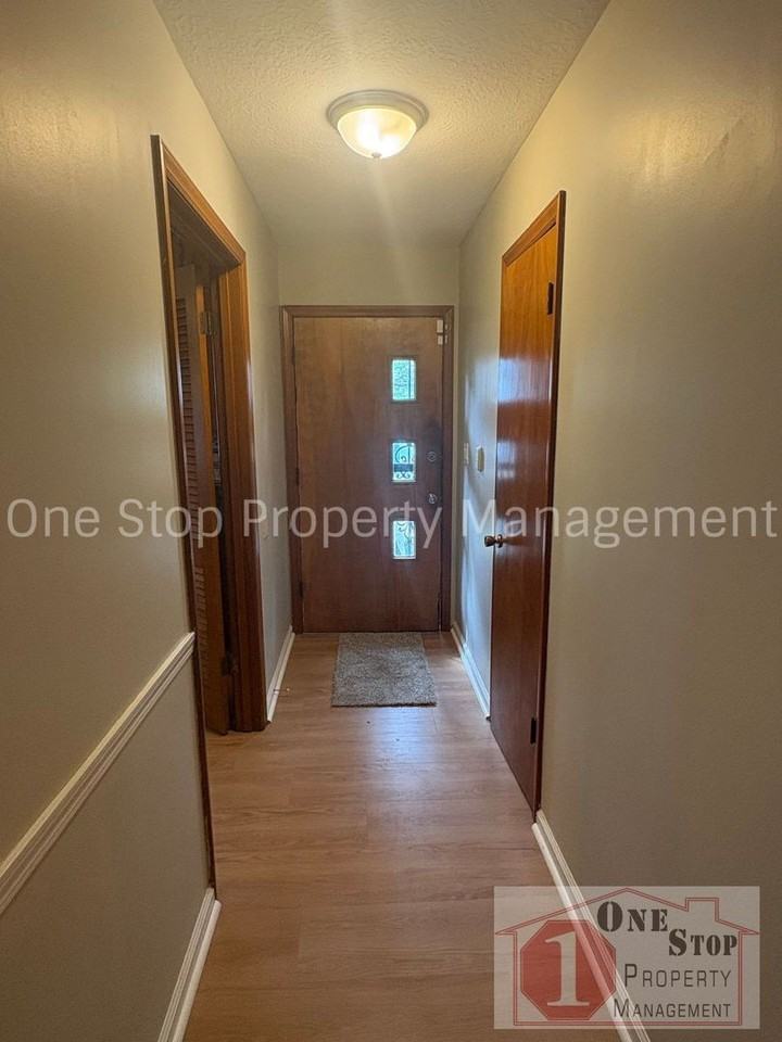 1223 N Pleasant St - Photo 2 of 16