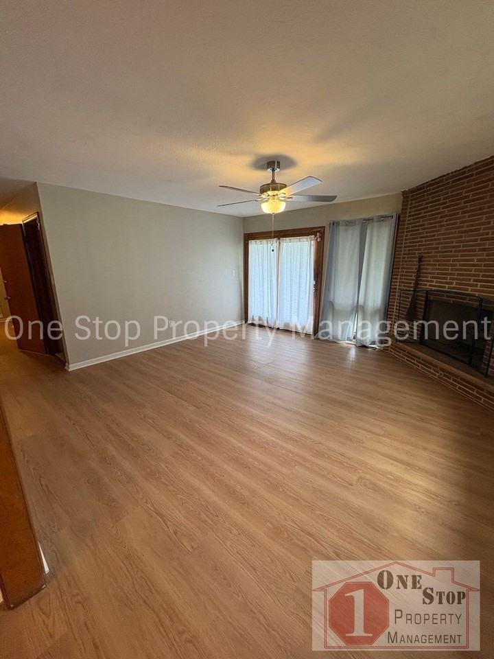 1223 N Pleasant St - Photo 4 of 16