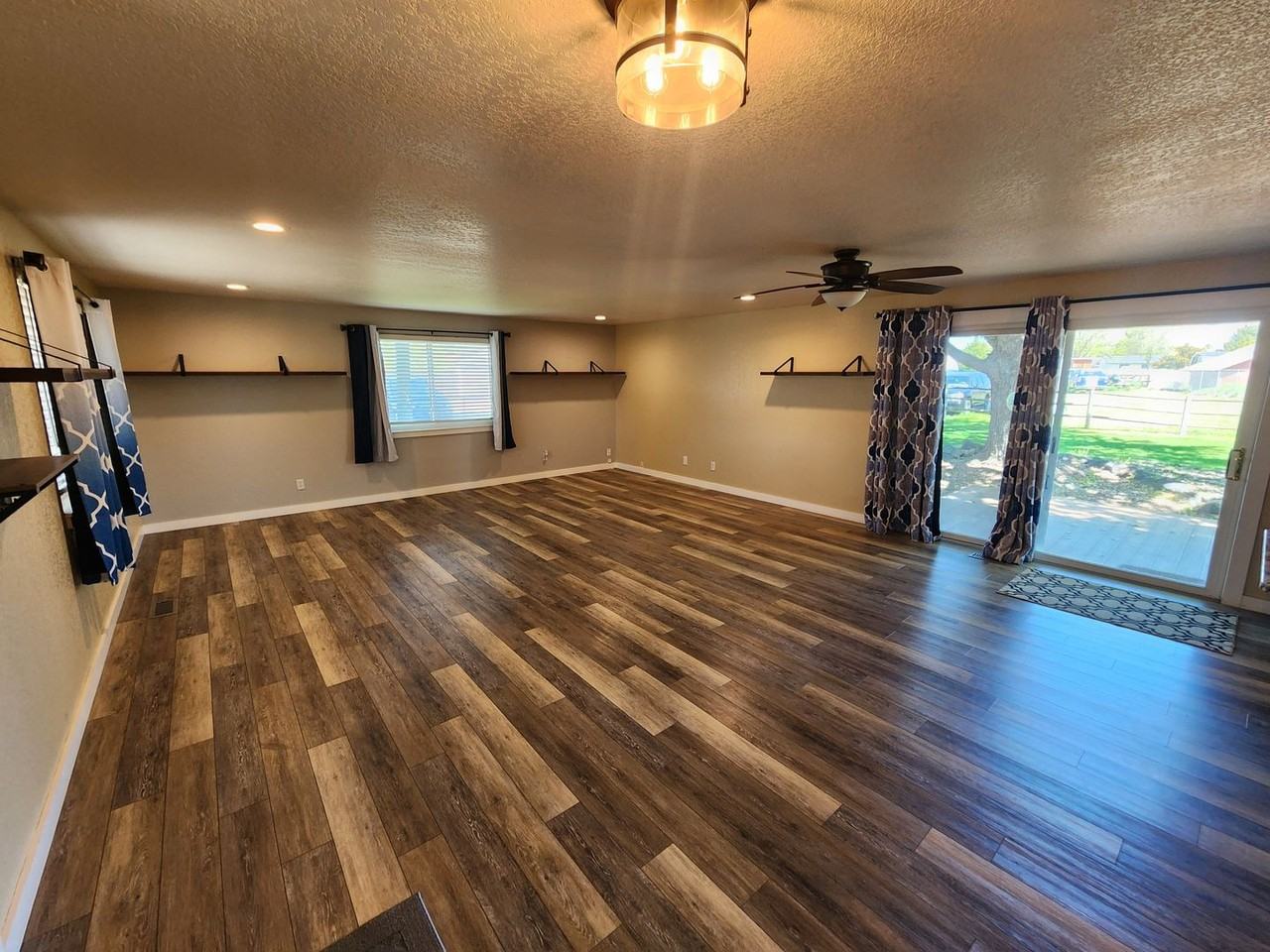 6208 S Latigo Dr - Photo 3 of 12
