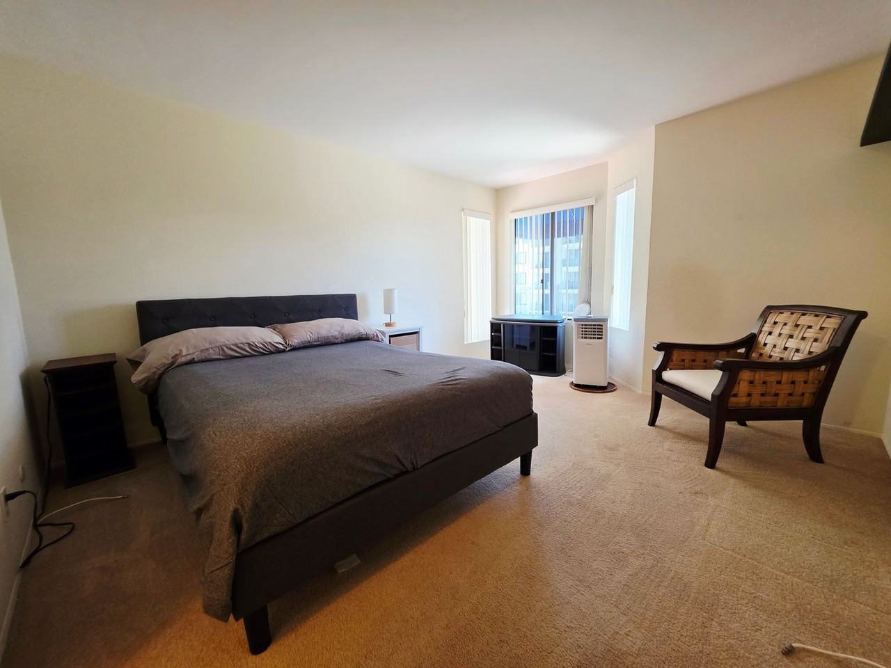 8308 Regents Rd #3P - Photo 6 of 16
