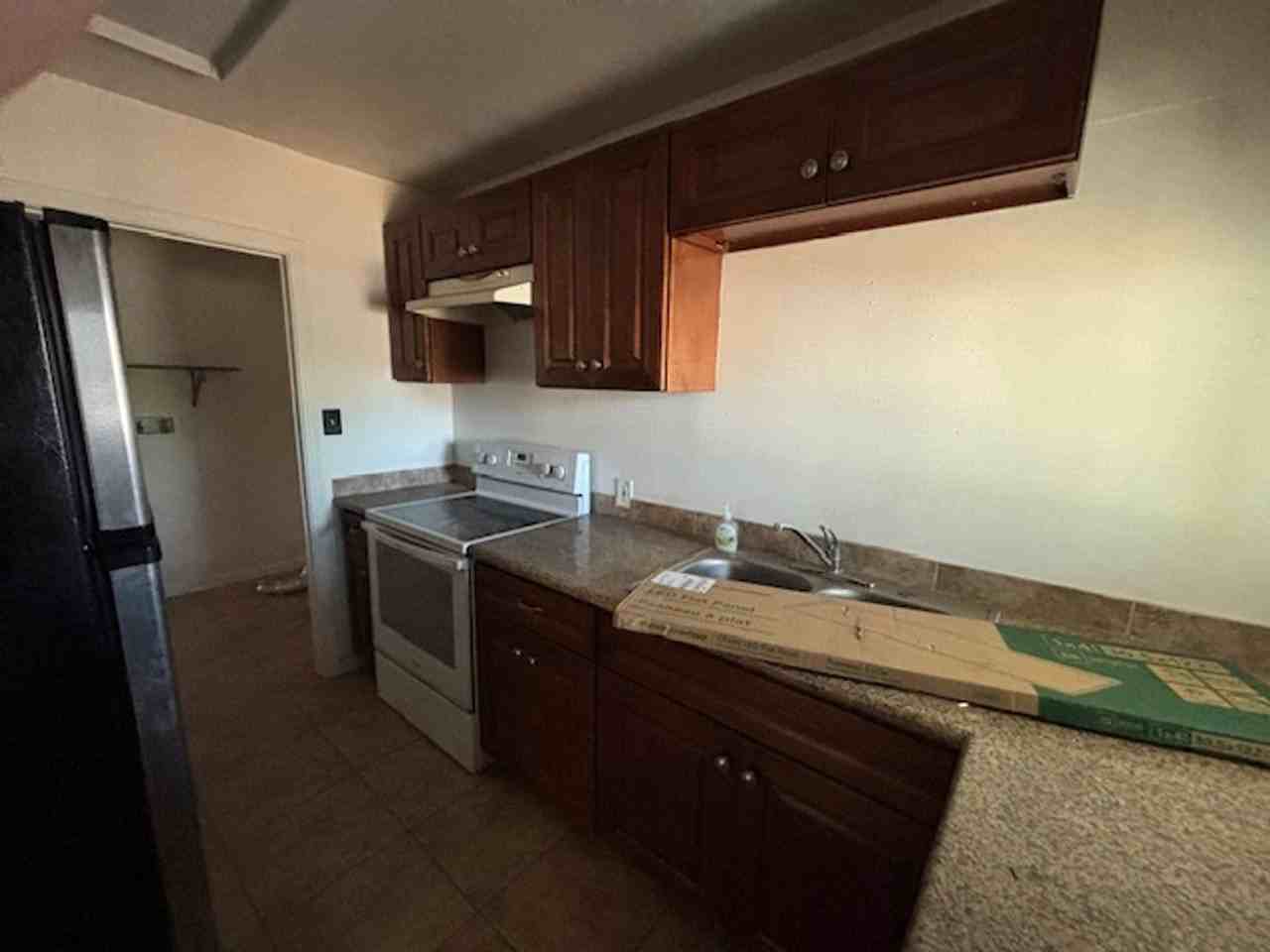 1015 W Commercial Ave - Photo 4 of 10