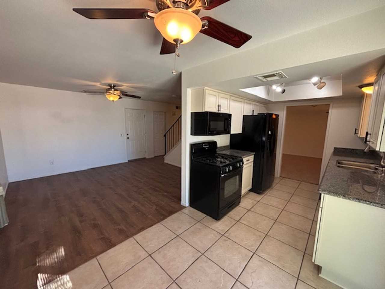 2150 W Hamilton Ave - Photo 4 of 19