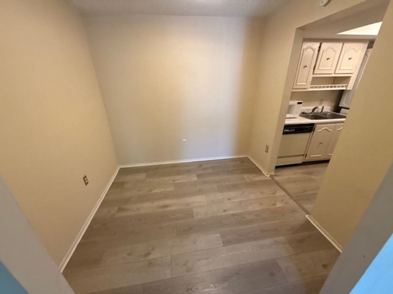 700 E Airport Blvd Apt E7 - Photo 5 of 17