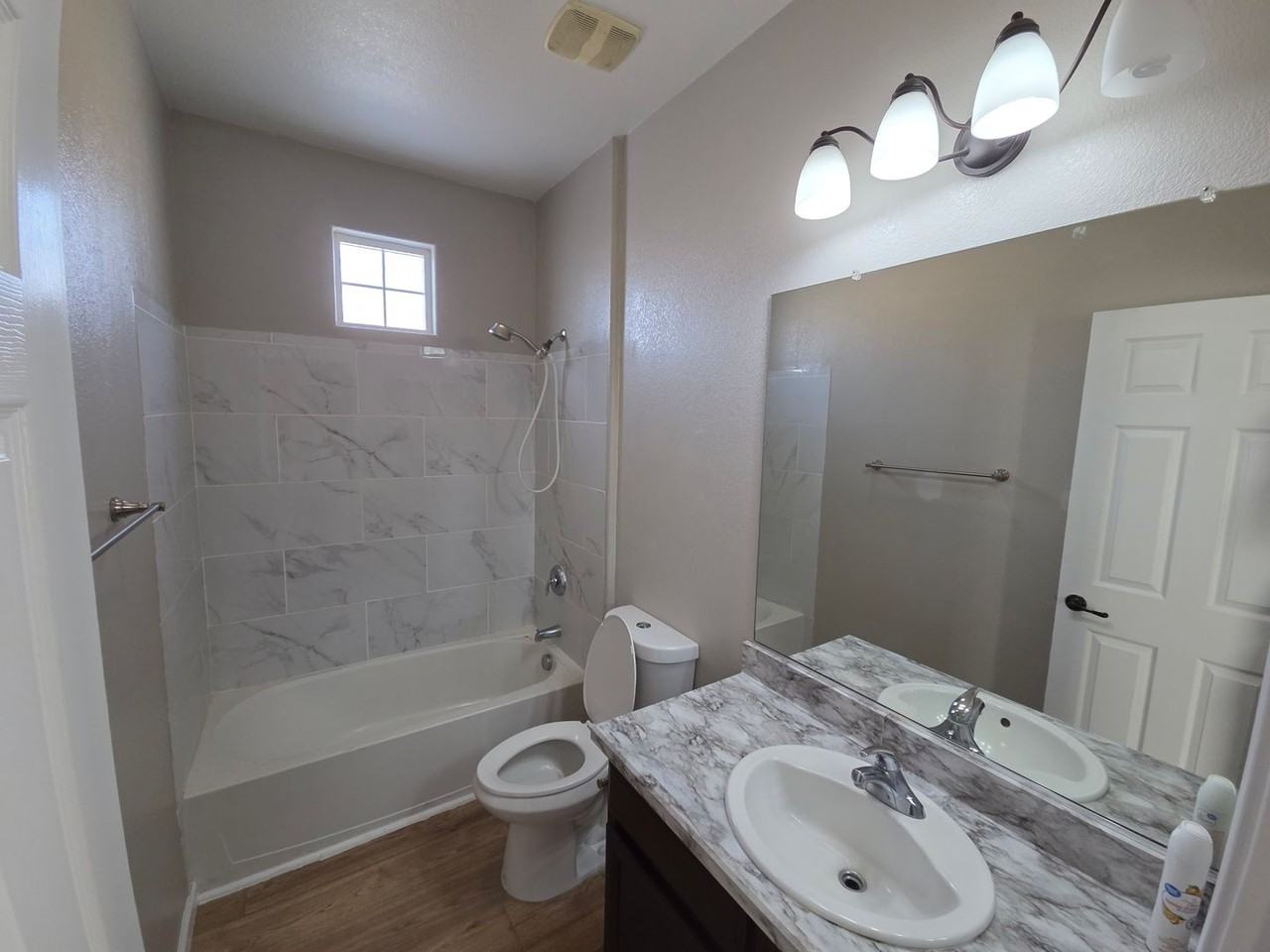 918 Castellona Dr - Photo 7 of 35