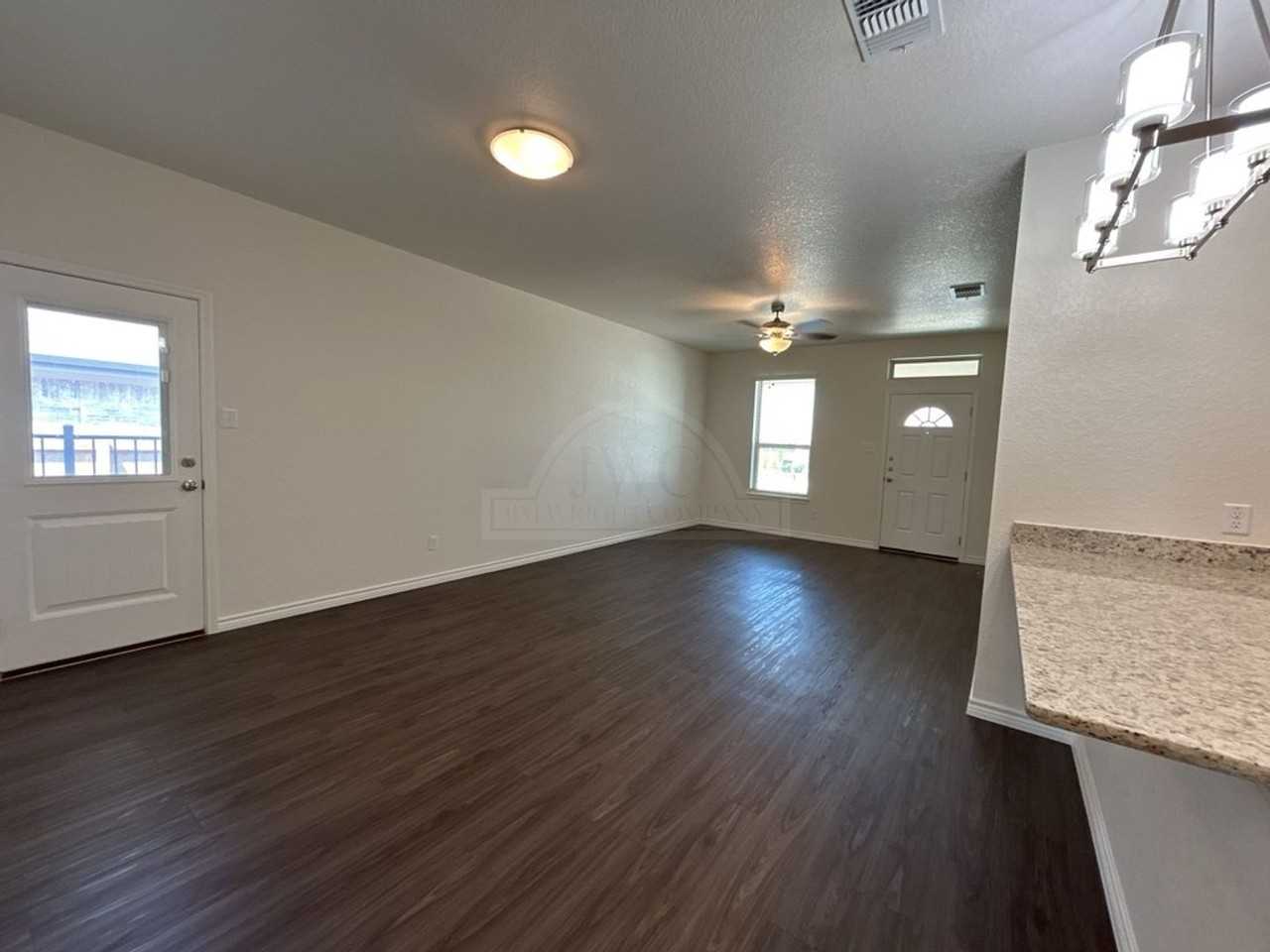 5110 Rose Garden Loop - Photo 4 of 24