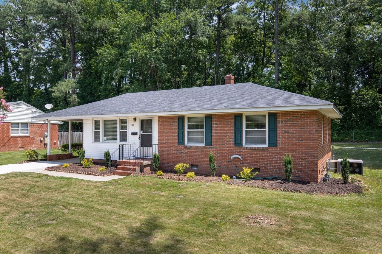 423 Glenbrook Dr - Photo 2 of 16