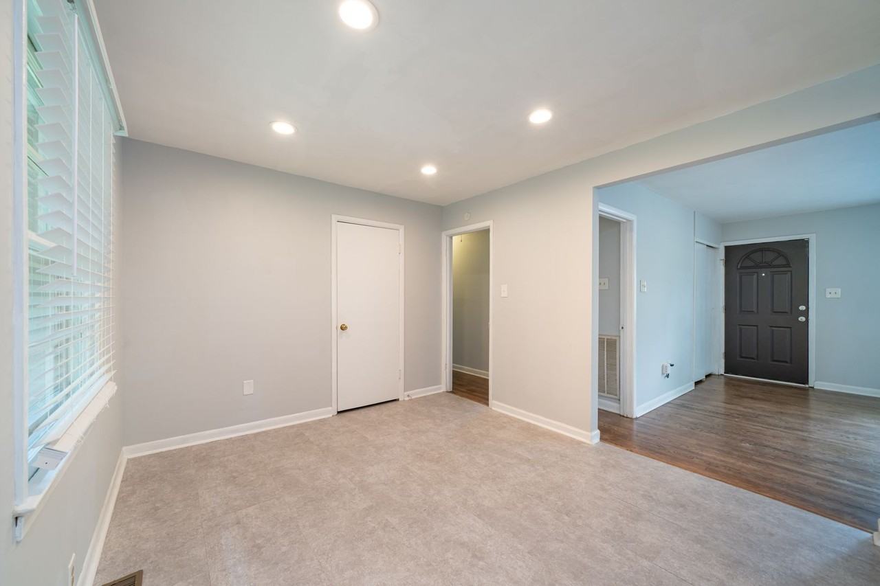 423 Glenbrook Dr - Photo 5 of 16