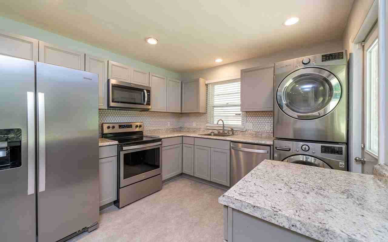 423 Glenbrook Dr - Photo 6 of 16