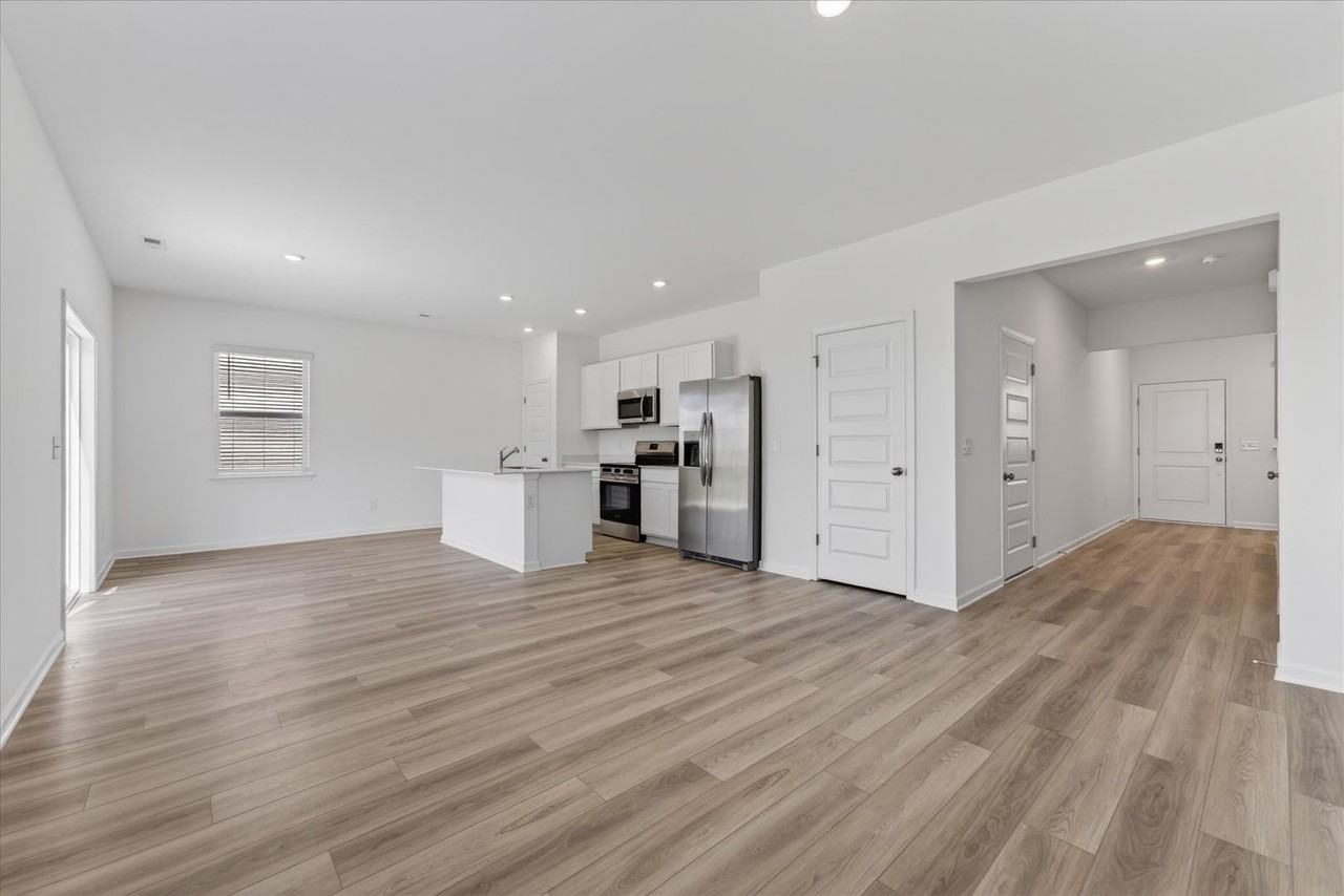 1278 Ross Farms Blvd - Photo 6 of 32