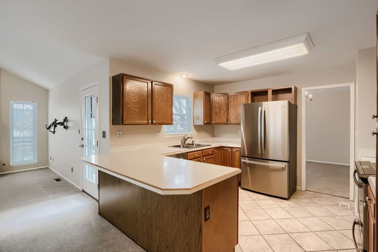 5648 S Iris Way - Photo 3 of 21