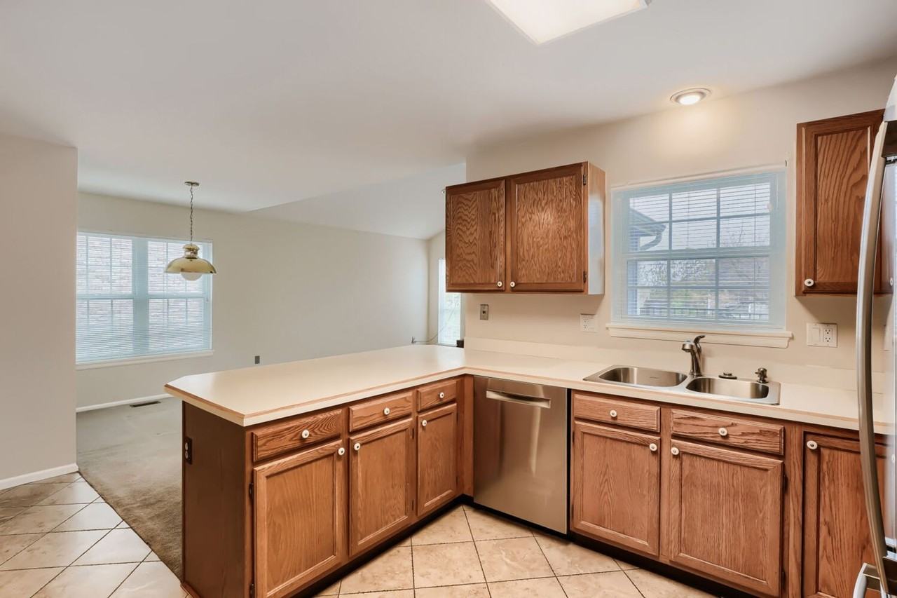 5648 S Iris Way - Photo 4 of 21