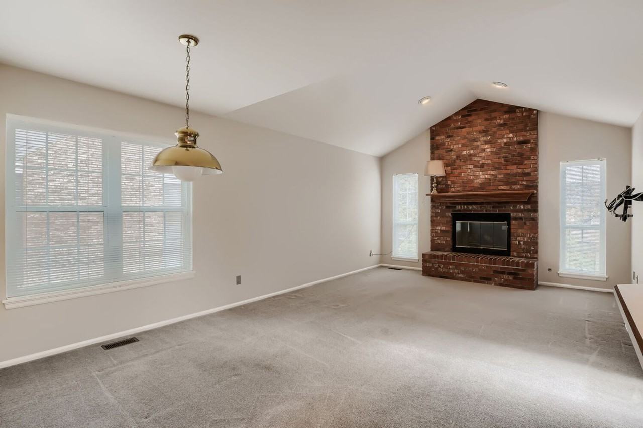 5648 S Iris Way - Photo 5 of 21