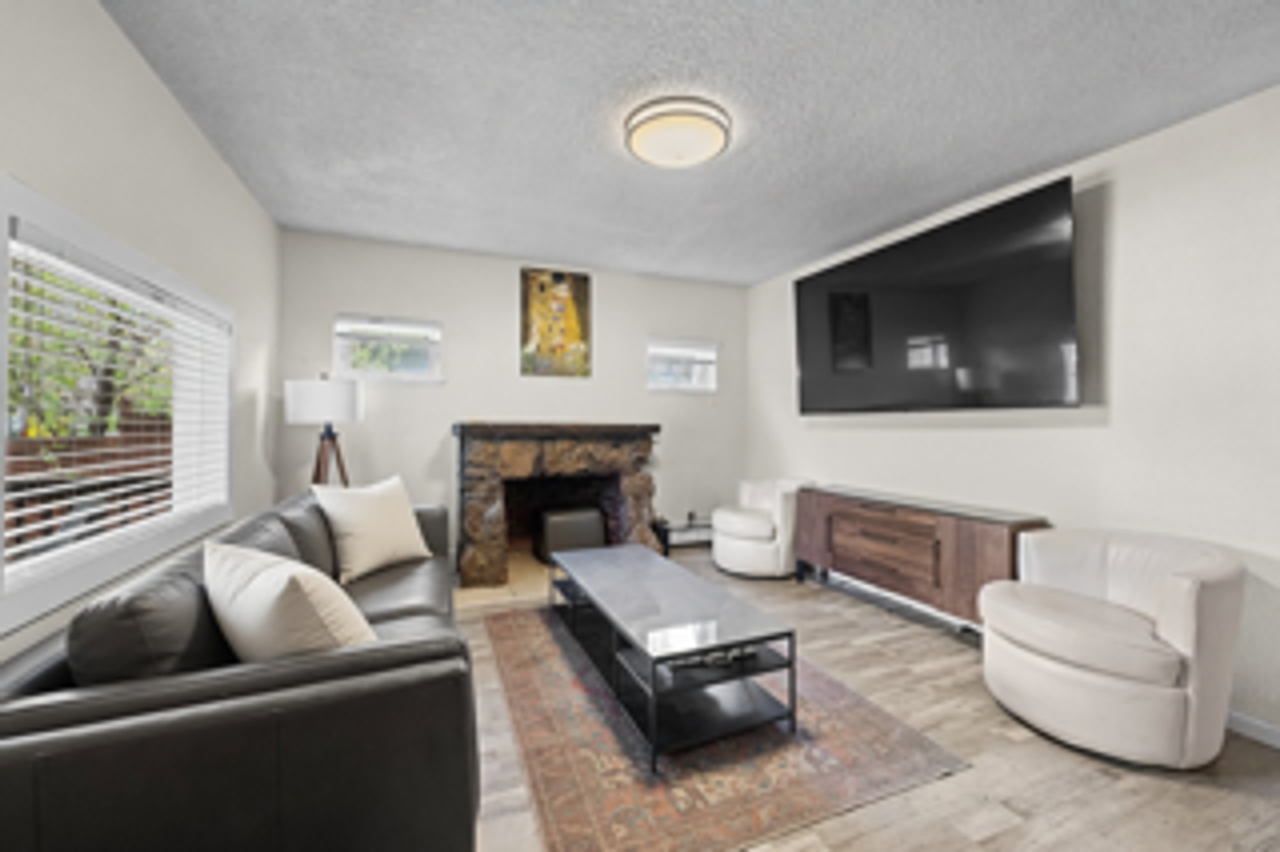 2235 Walnut St - Photo 5 of 19