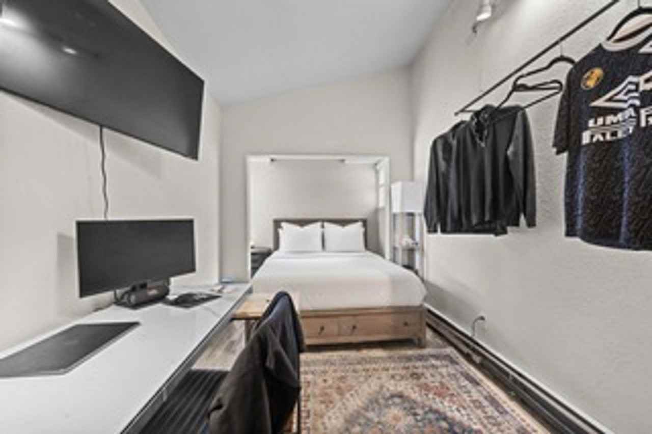 2235 Walnut St - Photo 6 of 19