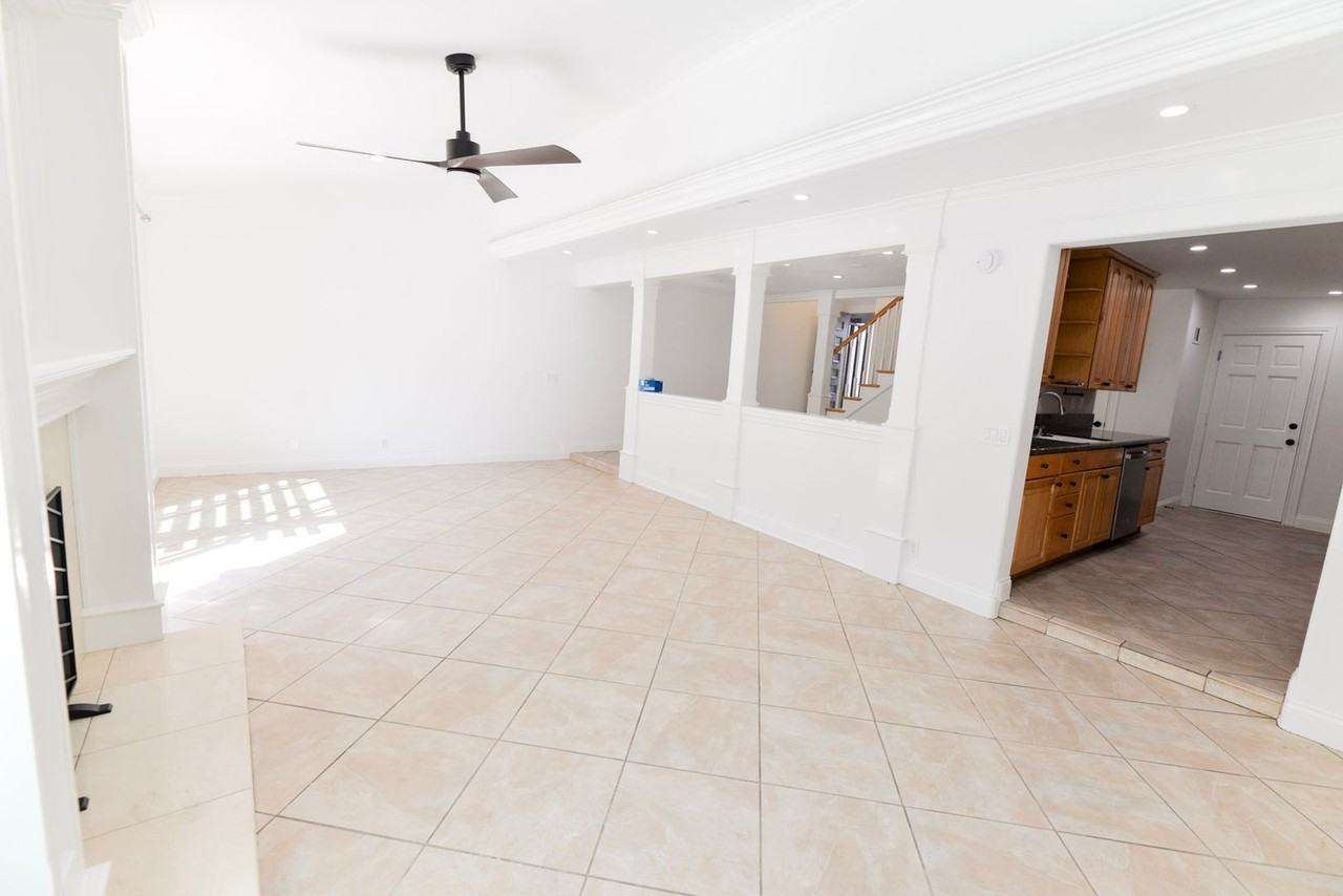 484 Plaza Estival - Photo 3 of 31