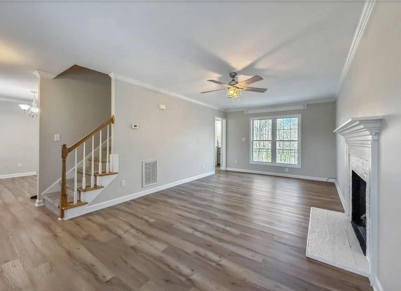 1000 Hornbuckle Ct - Photo 3 of 20