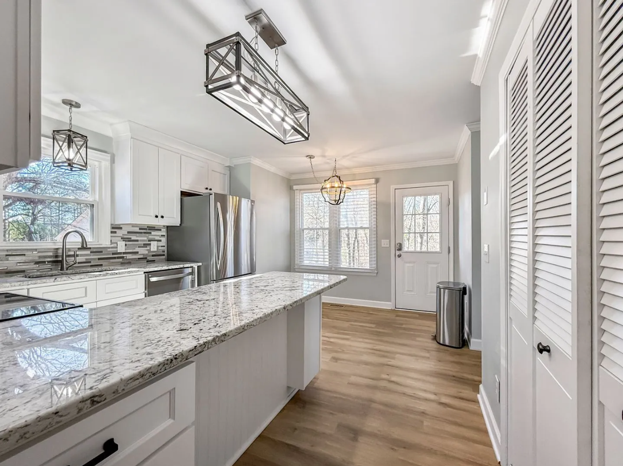 1000 Hornbuckle Ct - Photo 6 of 20