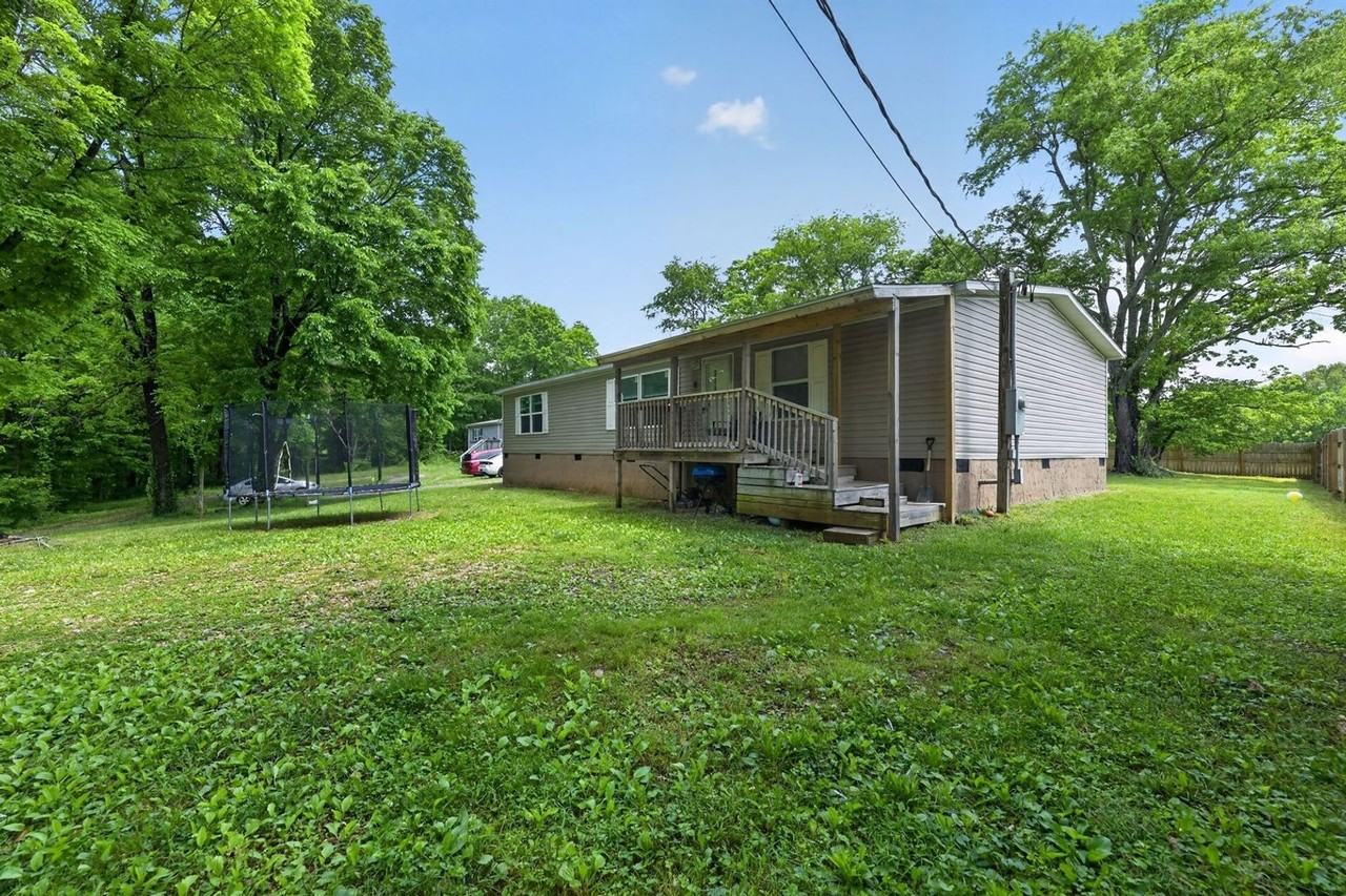 122 Gibson St - Photo 2 of 35