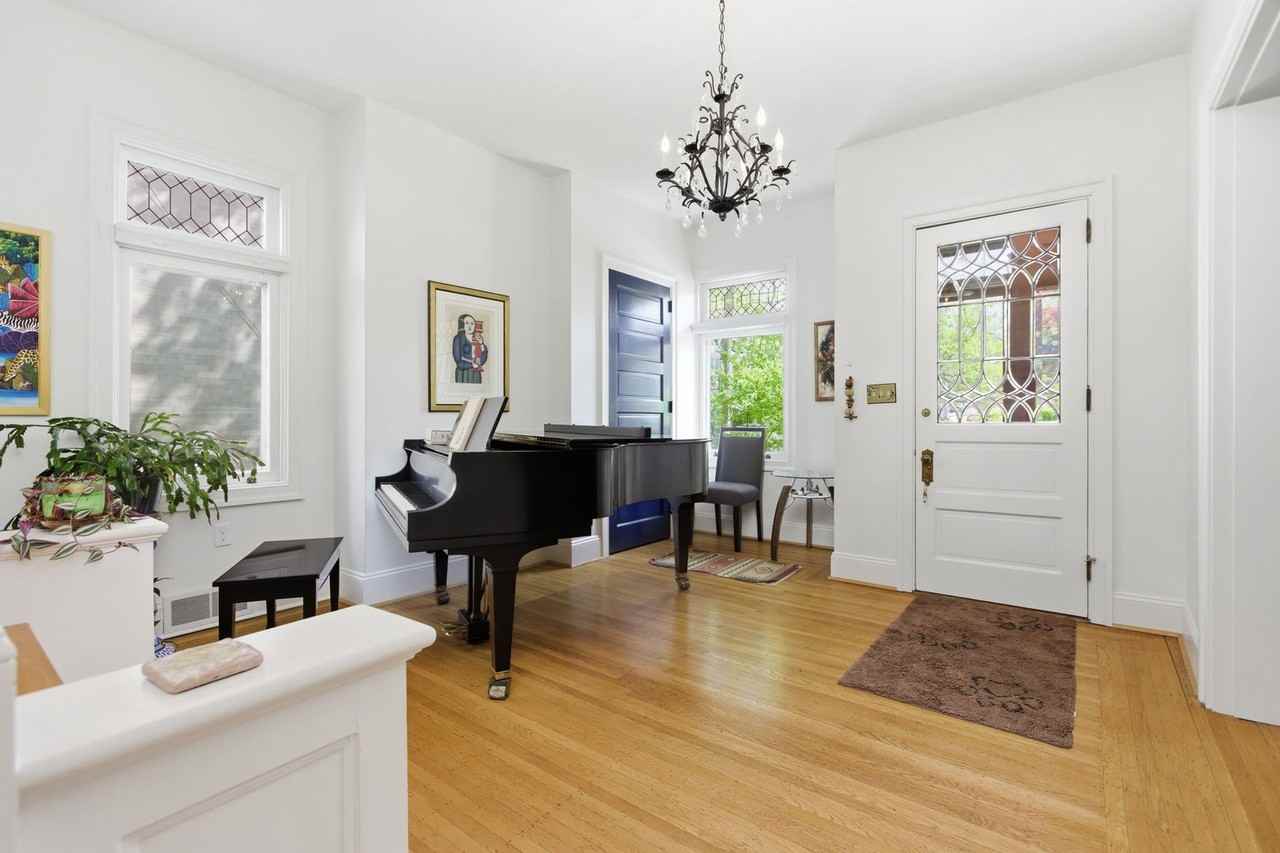 1524 Murray Ave - Photo 3 of 50