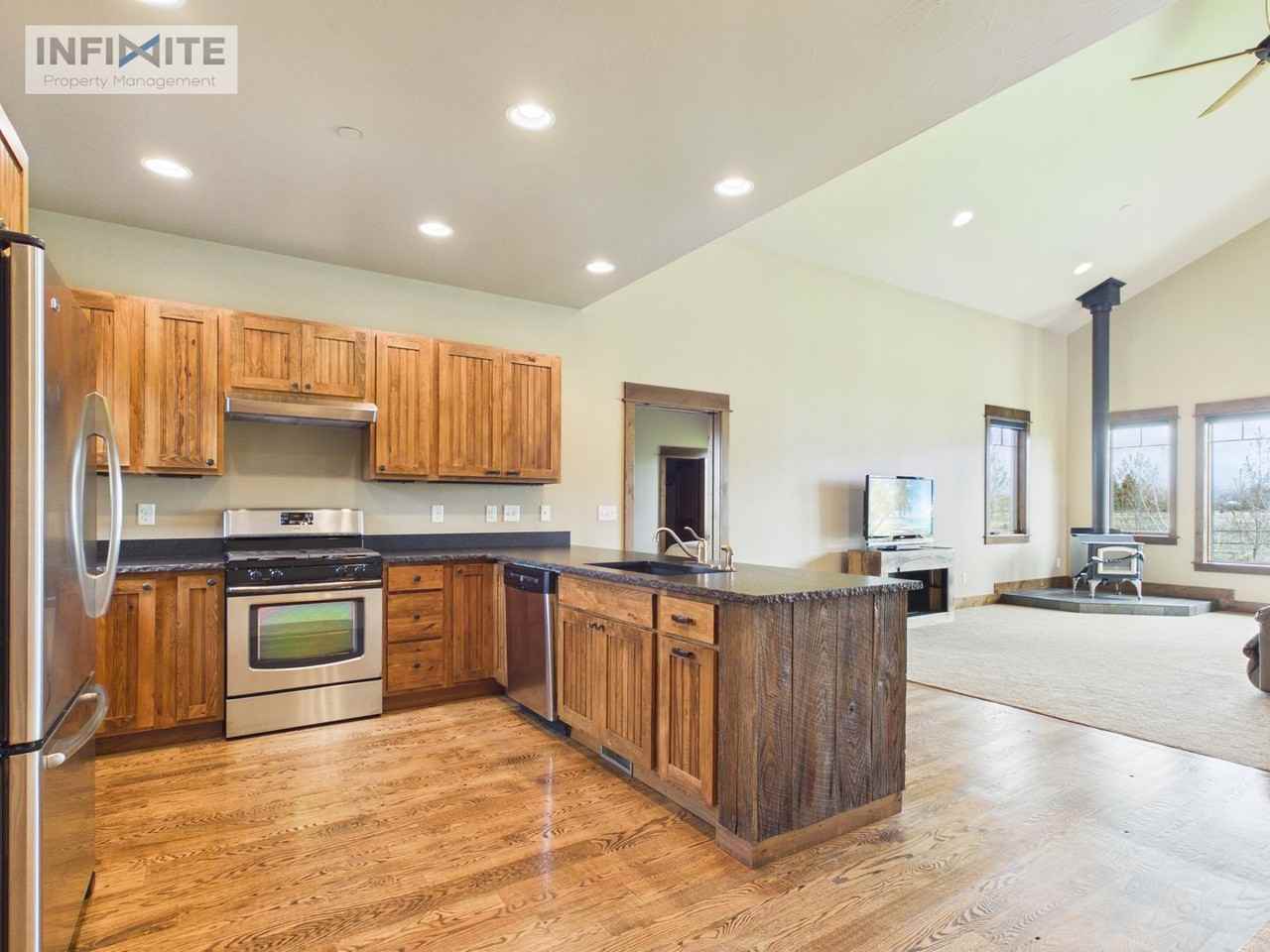 7125 Springhill Rd - Photo 6 of 43