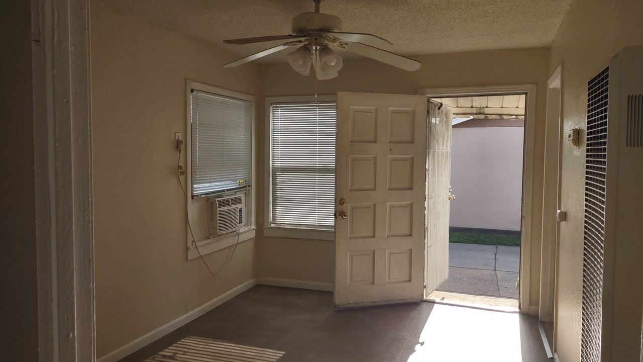 6838 18th Ave #A - Photo 4 of 13