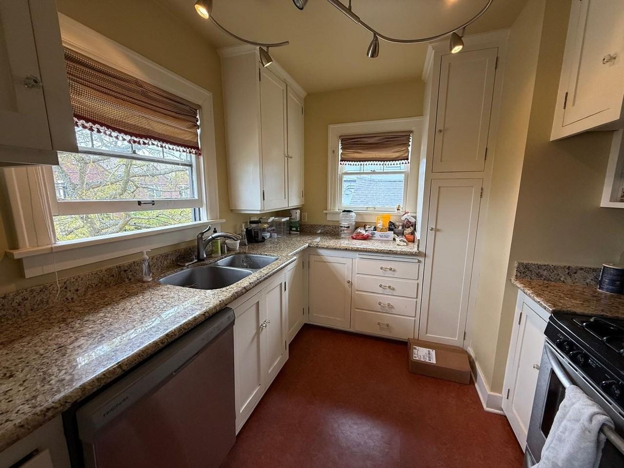 4903 Linden Ave N #4 - Photo 6 of 17