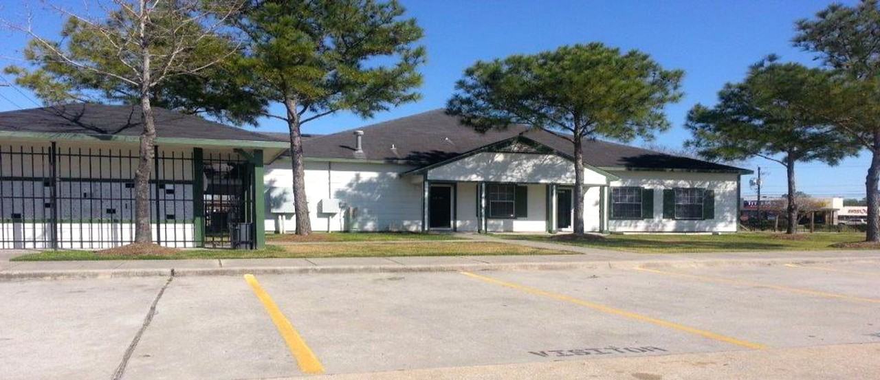 Shadow Bay Apartments - Photo 2 of 10