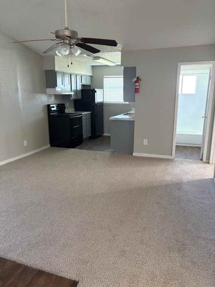 Shadow Bay Apartments - Photo 5 of 10