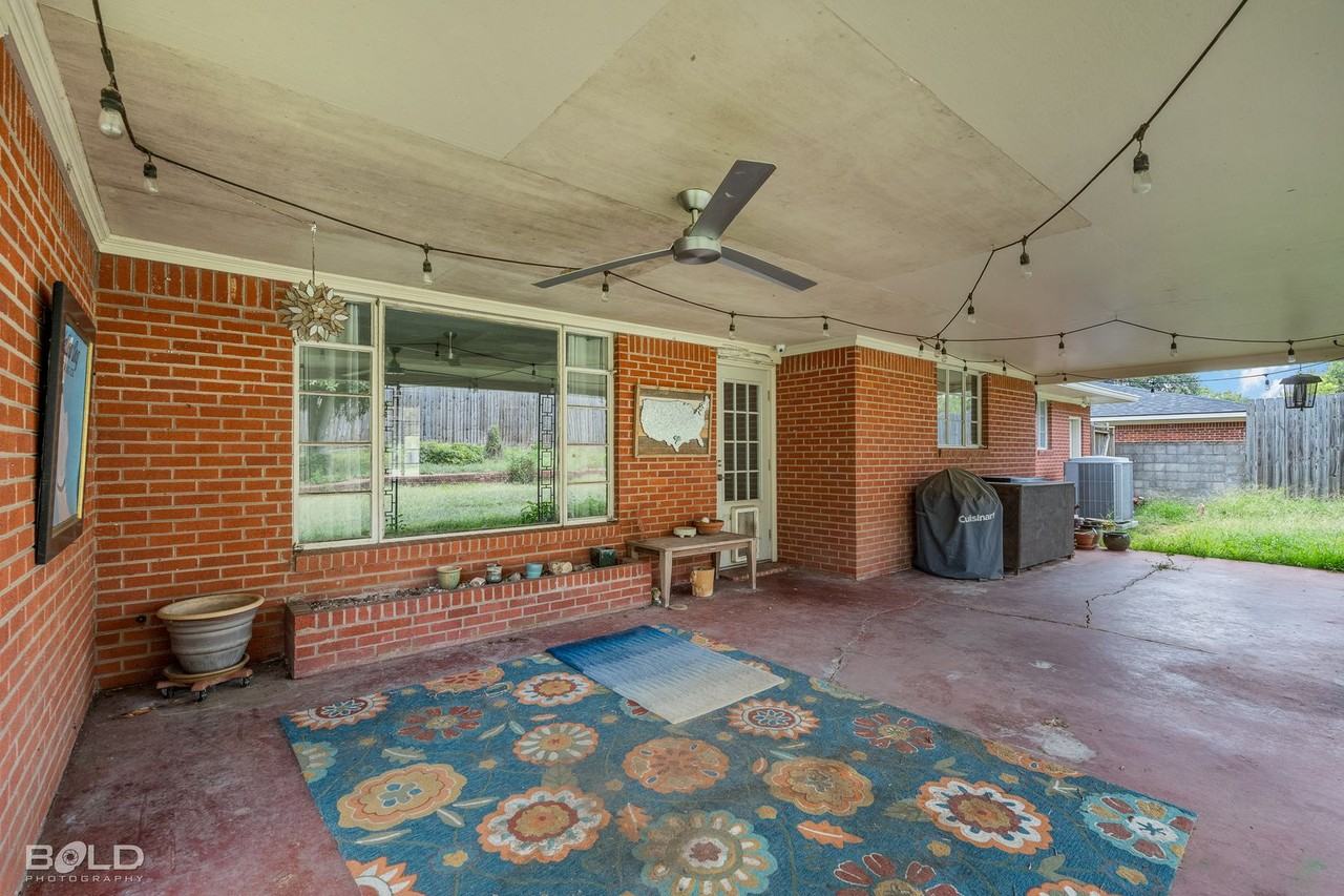 222 Stephenson St - Photo 2 of 19